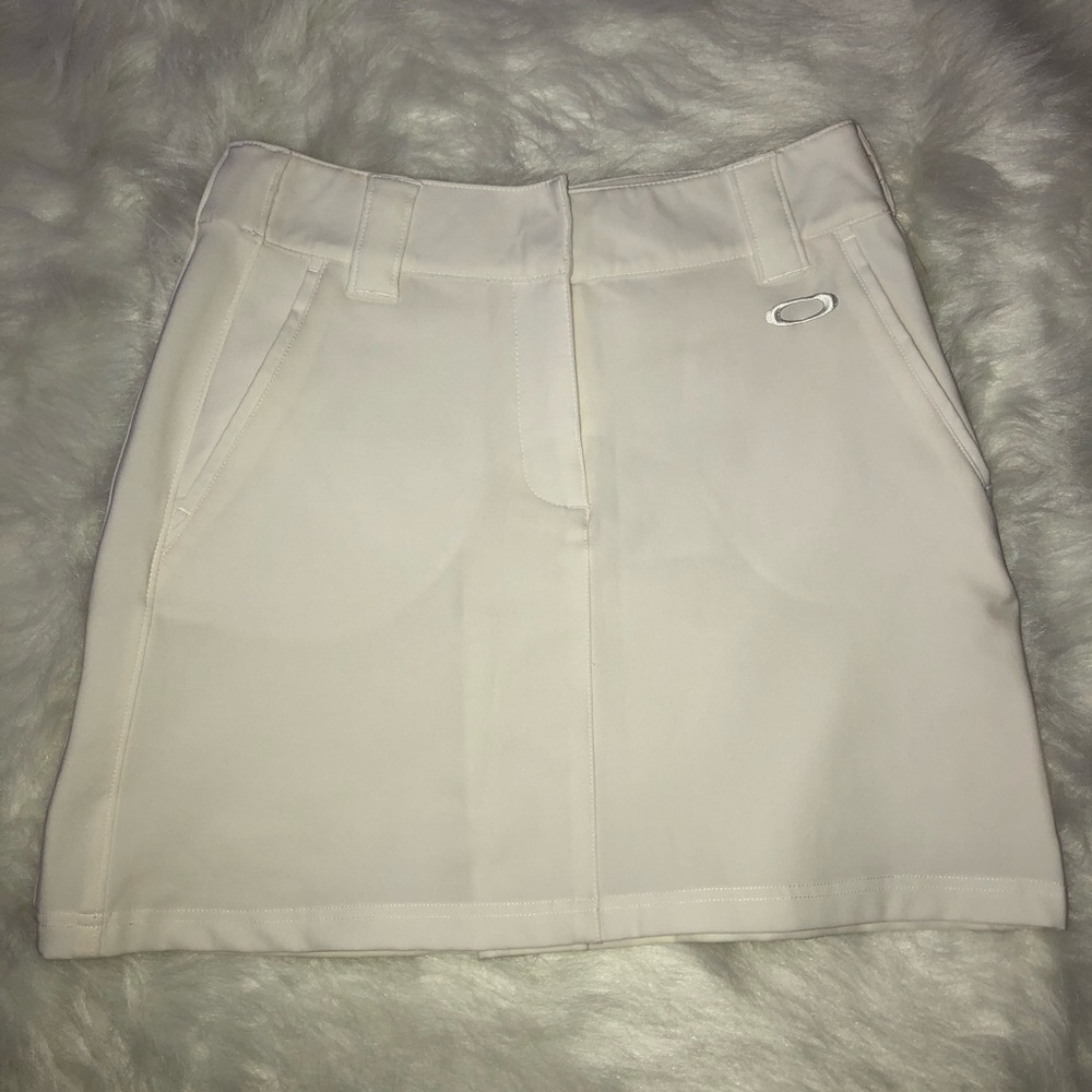 Woman’s Oakley Golf Skirt